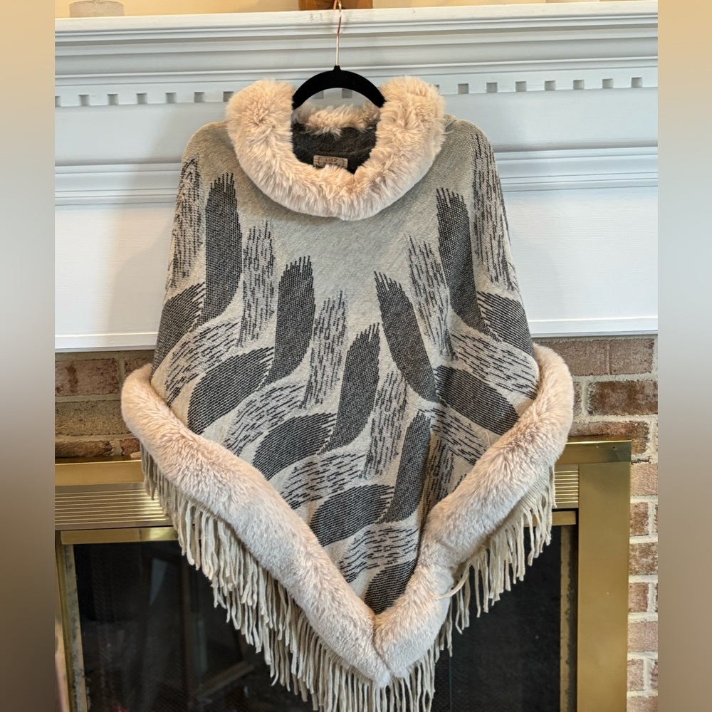 Women's Gray Pure Merino Wool Poncho with Faux Fur, One Size Fits Most